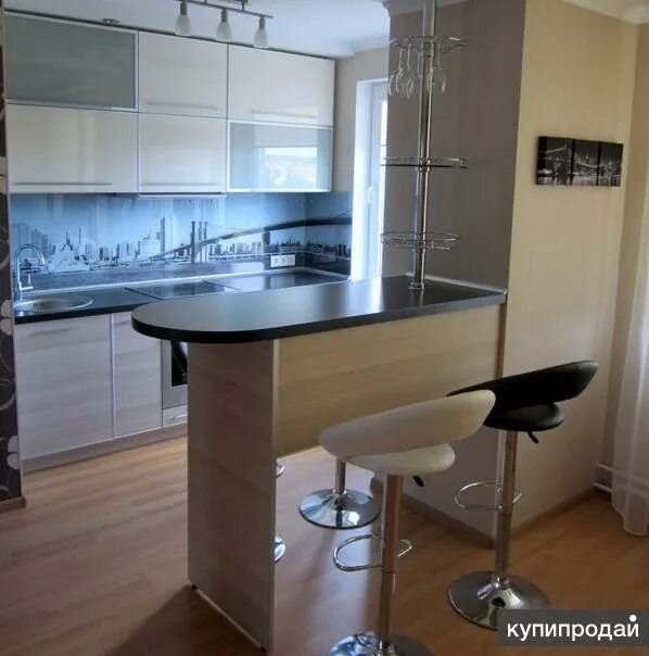 Кухня с барным столом дизайн фото Поверхности для барной стойки. в Шахунье