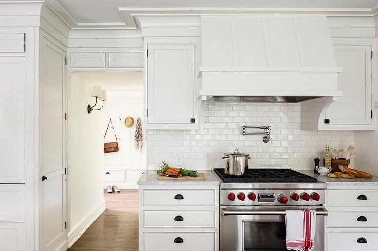 Кухня с белой плитой фото Kitchen with White gLazed Mini Subway Tile Backsplash - Transitional - Kitchen B