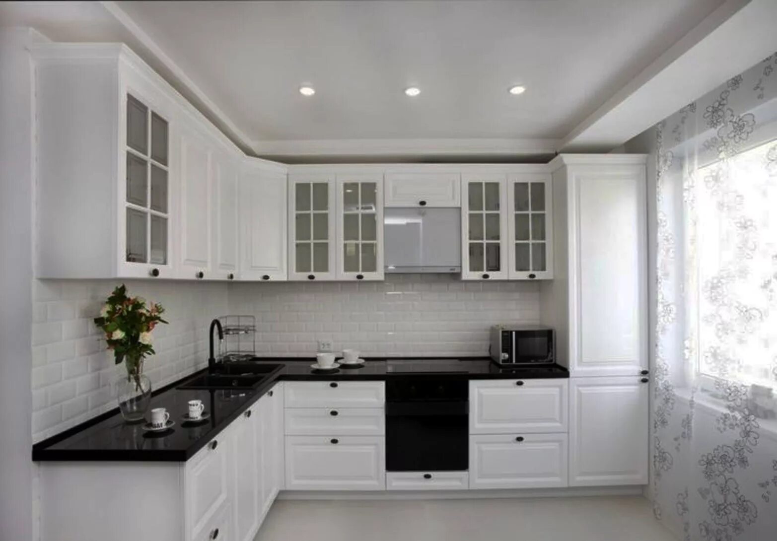 Кухня с белыми обоями фото дизайн Купить в Минске Кухня "Неоклассика 1" в салоне "ВамКнам"