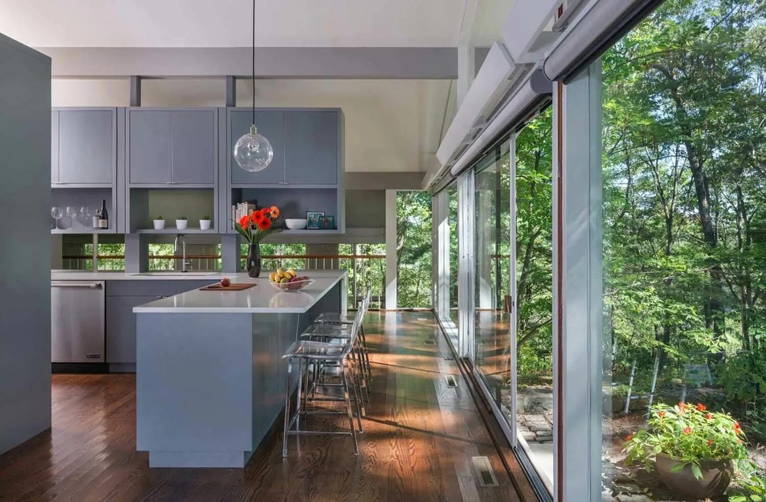 Кухня с большими окнами фото Captivating mid-century modern renovation on Tabor Hill Mid century modern renov