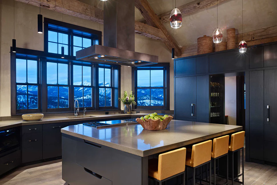 Кухня с большими окнами фото 10 Kitchens with Enviable Views - Inspiration - Dering Hall Rustic modern kitche
