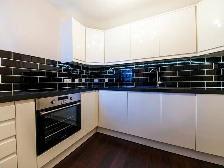 Кухня с черным фартуком фото Marvelous tips and hints if you're thinking of home improvment. home improvement