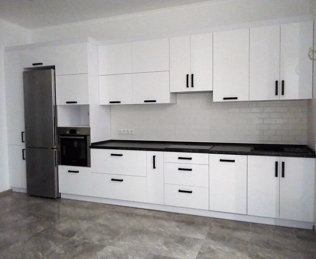 Кухня с черными ручками в интерьере Купить Кухня МДФ в пленке № 75 Мебель Просто