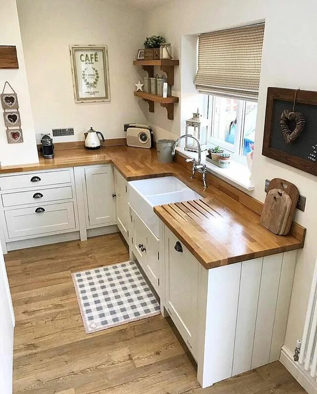 Кухня с деревянной столешницей фото I get asked on a daily basis what we use on our worktops that makes them so shin