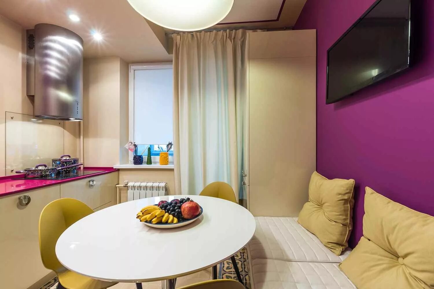 Кухня с диваном дизайн фото реальные Кухня 7 кв м - подробный гид по дизайну (50 фото)