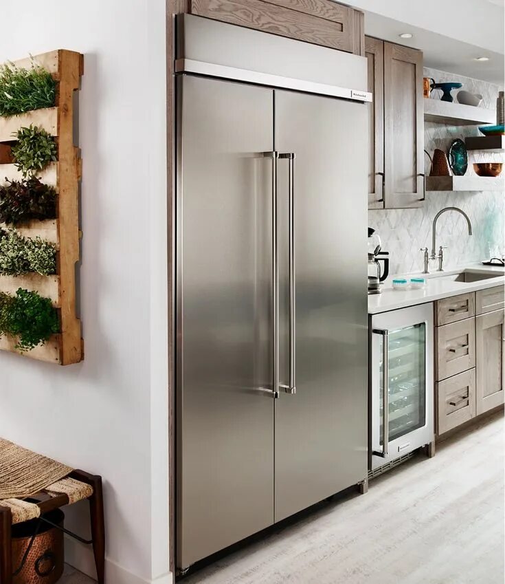 Кухня с двухдверным холодильником в интерьере фото KBSN608ESS by KitchenAid - Side-By-Side Refrigerators Goedekers.com Built in ref