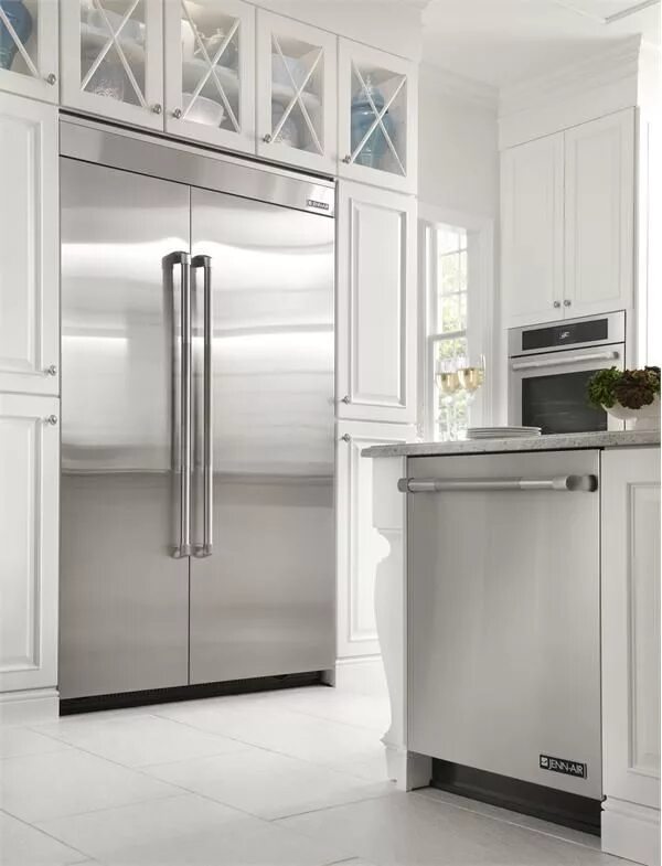 Кухня с двухдверным холодильником в интерьере фото Jenn-Air ® 48" Fully Integrated Built-In Side by Side Refrigerator from Jenn-Air