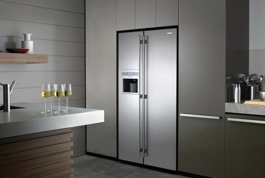 Кухня с двухдверным холодильником в интерьере фото Инверторный компрессор в холодильнике - что это значит, принцип работы, плюсы и 