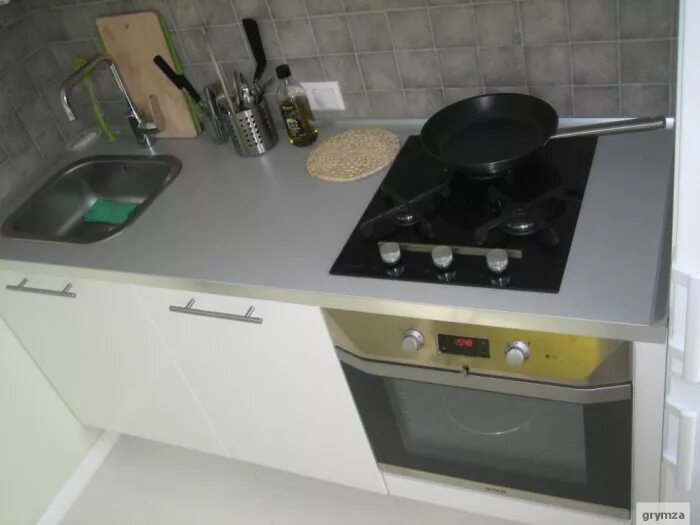 Кухня с двухкомфорочной варочной панелью фото Кухня-гигант. 5.4 кв. метра, плиты и варочные поверхности, раковины, столы - Иде