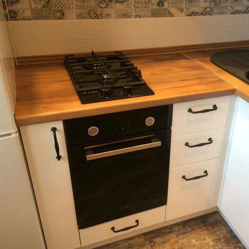 Кухня с двухкомфорочной варочной панелью газовой фото Духовой шкаф шириной 450 мм. Или как разместить технику для кухни на 5 кв.м. Как