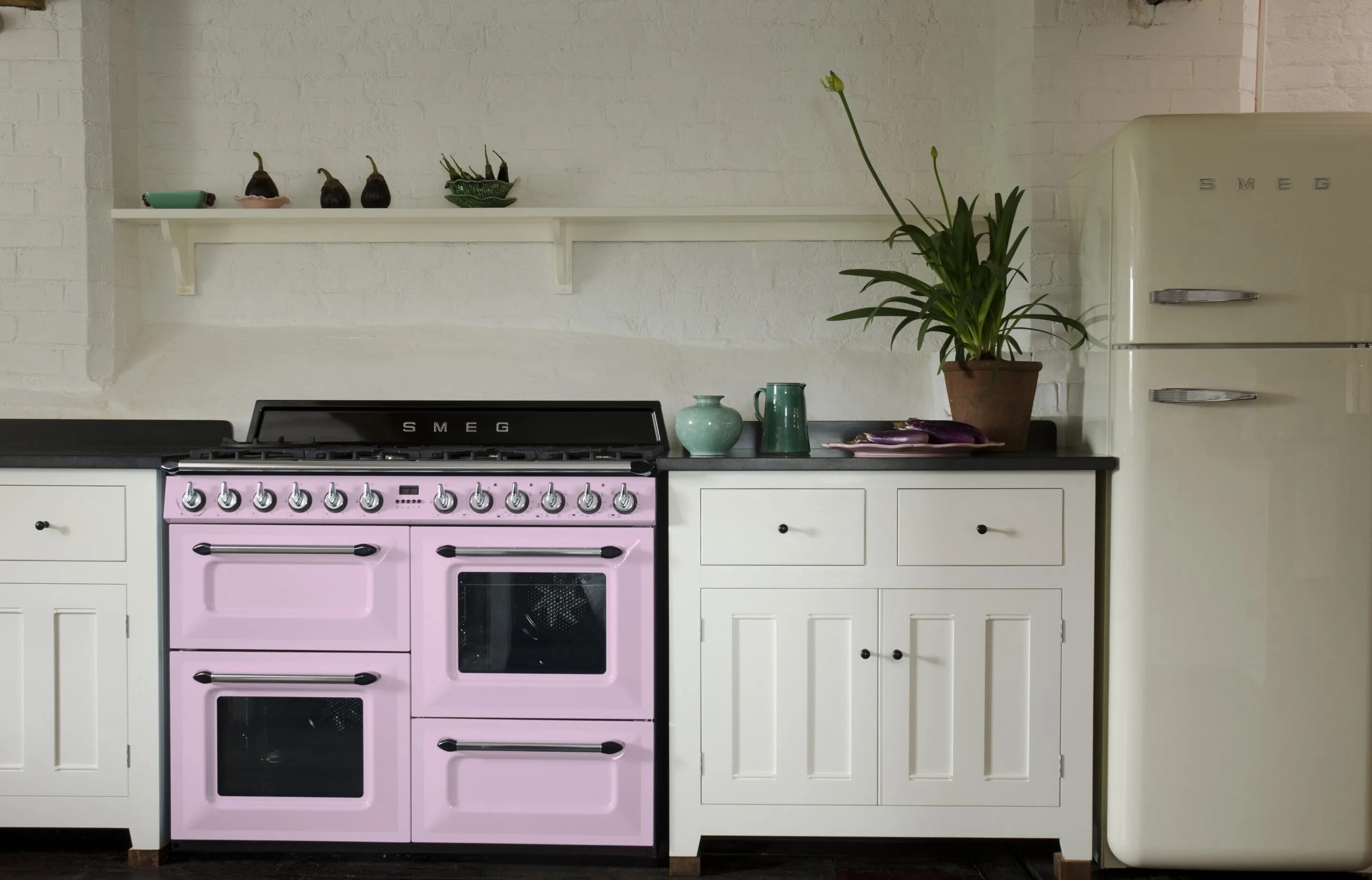 Кухня с электрической плитой фото Плита комбинированная Smeg TR4110RO в Новокузнецке