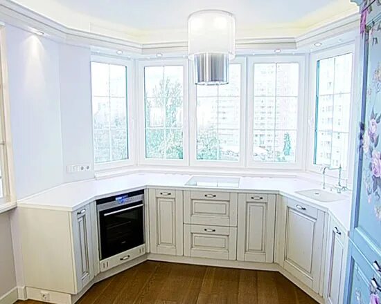 Кухня с эркерным окном дизайн фото Кухня в розах - передача "Квартирный вопрос" на официальном сайте "Переделка ТВ"