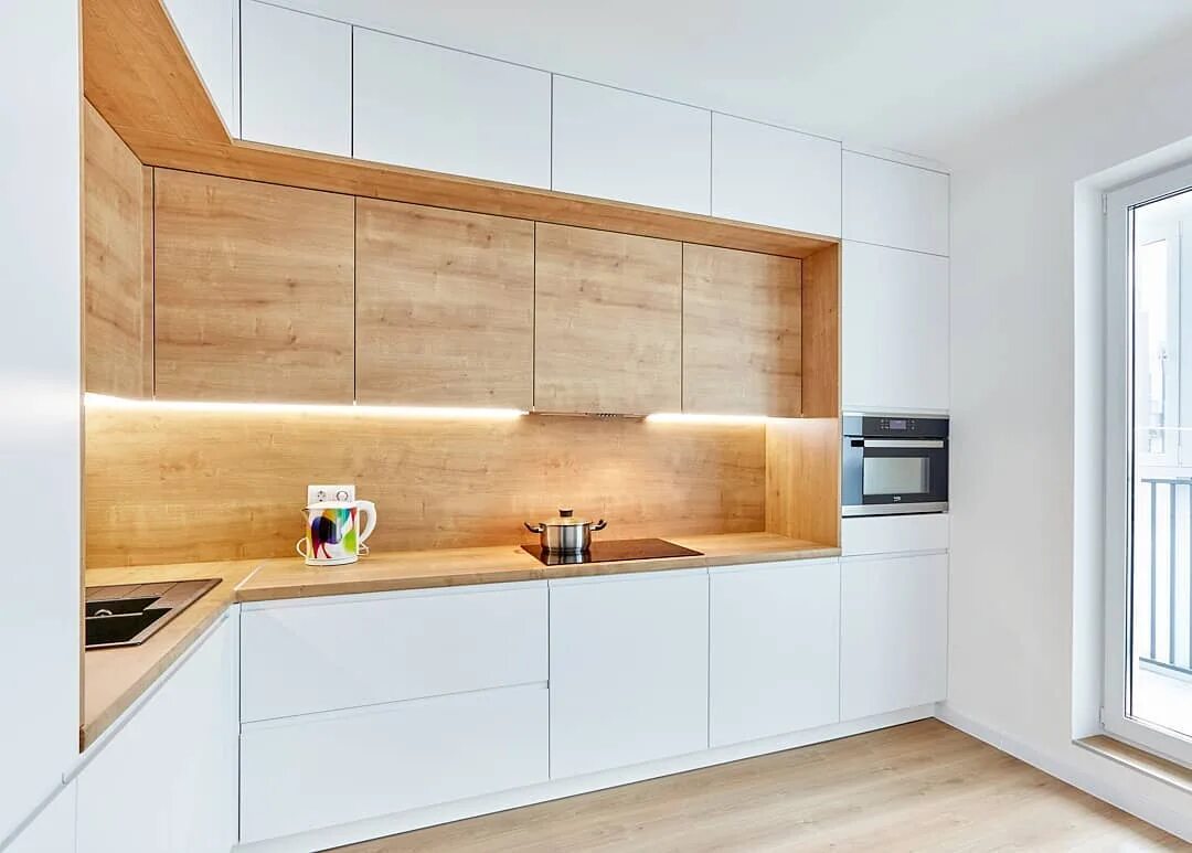 Кухня с фартуком дерево в интерьере Кухонные гарнитуры- Компания КМ Кухни, Шкафы-купе в Москве