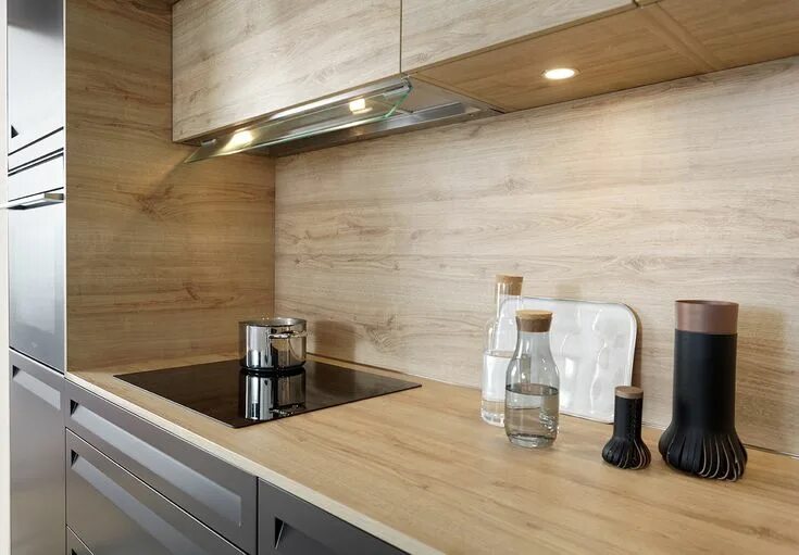 Кухня с фартуком дерево в интерьере Wooden Worktops Crédence cuisine, Cuisine grise et bois, Cuisine grise
