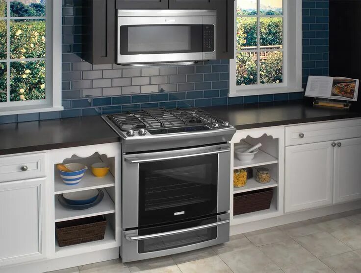 Кухня с газовой плитой дизайн drop in oven range - Google Search Kitchen design, Countertops, Slide in range