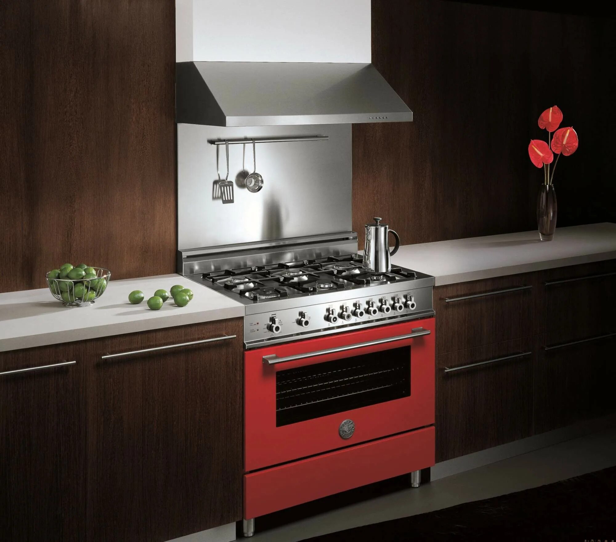 Кухня с газовой плитой фото Встраиваемая вытяжка Bertazzoni KU120PRO1XA - купить в Москве, цены в интернет-м