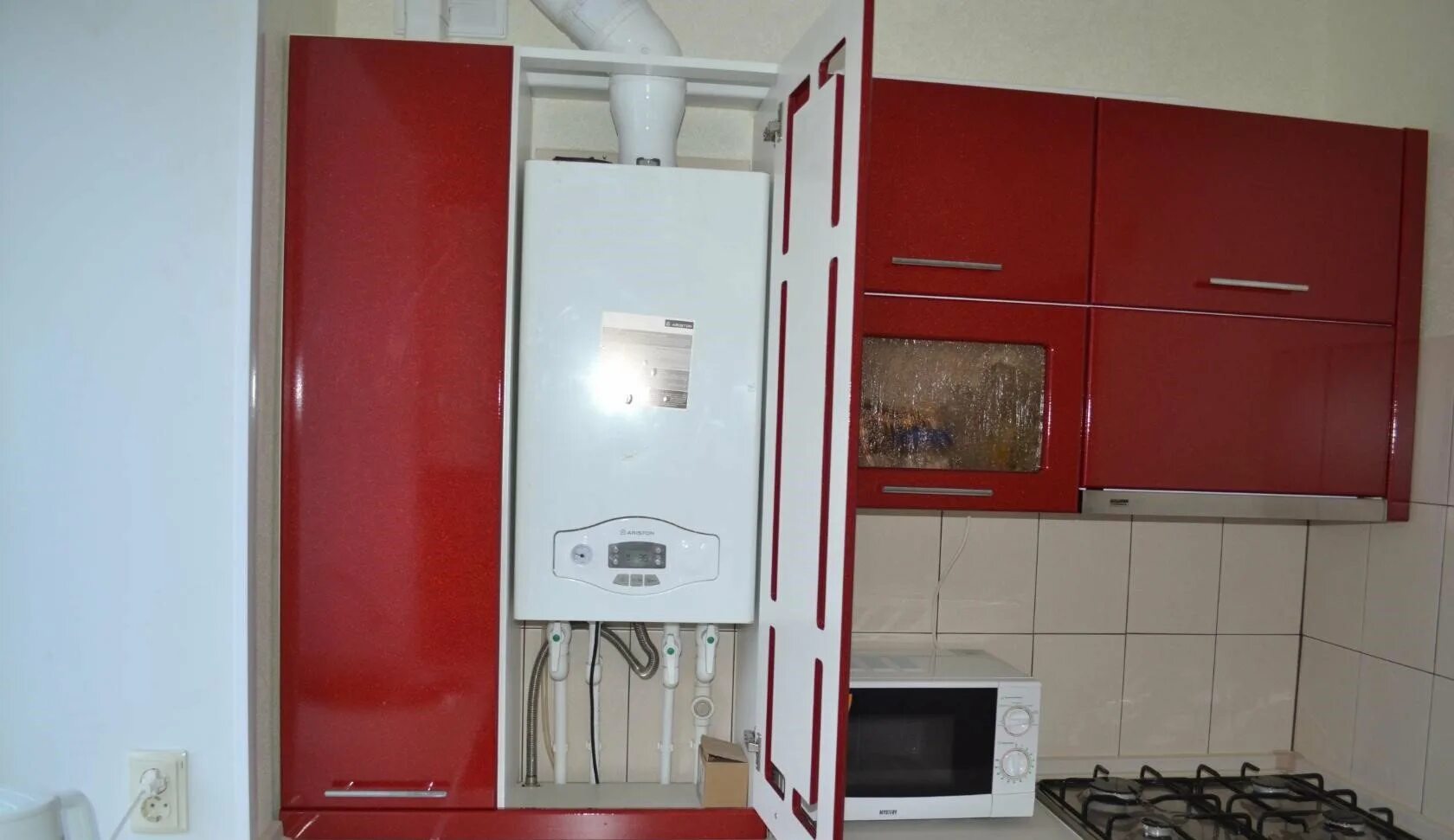 Кухня с газовым котлом планировка Как спрятать газовый котел, напольный или настенный? выбор места: на кухне или в