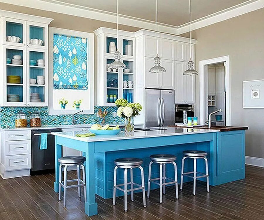 Кухня с голубыми стенами интерьер Image result for colorful galley kitchen Popular kitchen paint colors, Turquoise
