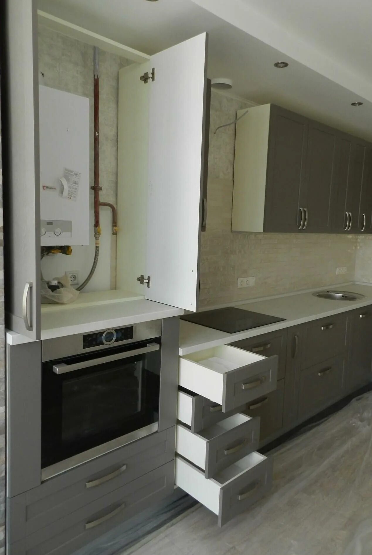 Кухня с индивидуальным отоплением дизайн фото Кухня Бомако на заказ по индивидуальным размерам от производителя в Краснодаре