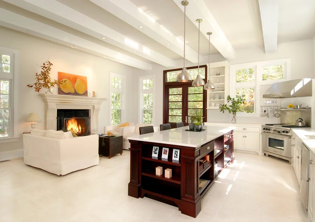 Кухня с камином дизайн в доме Interiors - Shelly Harrison