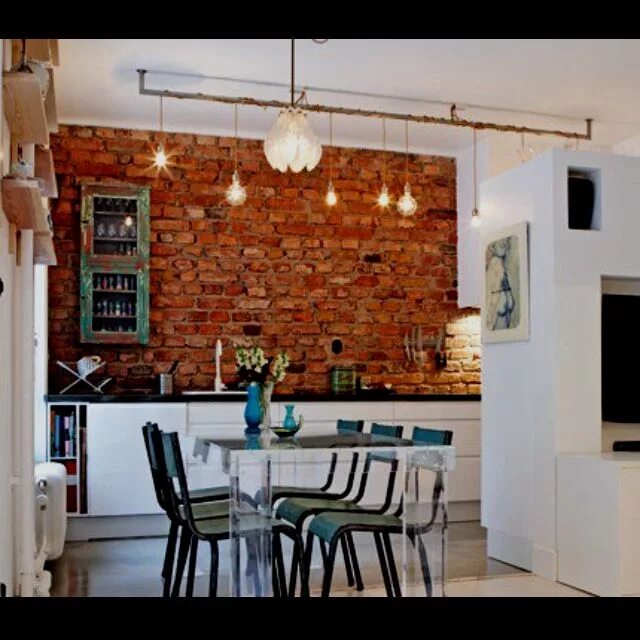 Кухня с кирпичной стеной фото simple. style. Brick wall kitchen, Stylish kitchen, Rustic modern kitchen