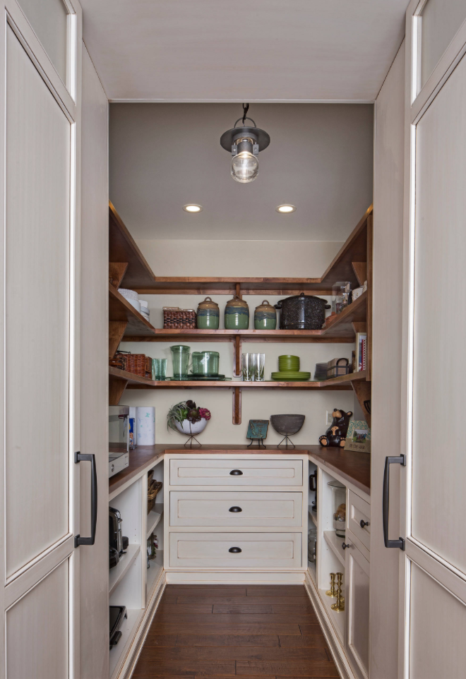 Кухня с кладовкой планировка Walk in pantry Lake house kitchen, Kitchen pantry design, Pantry remodel
