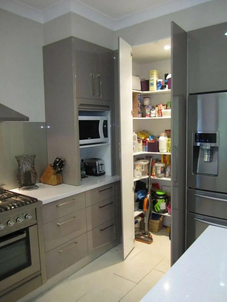 Кухня с кладовкой планировка weir2 #cocinasEstrechas Kitchen pantry design, Kitchen remodel small, Kitchen ro