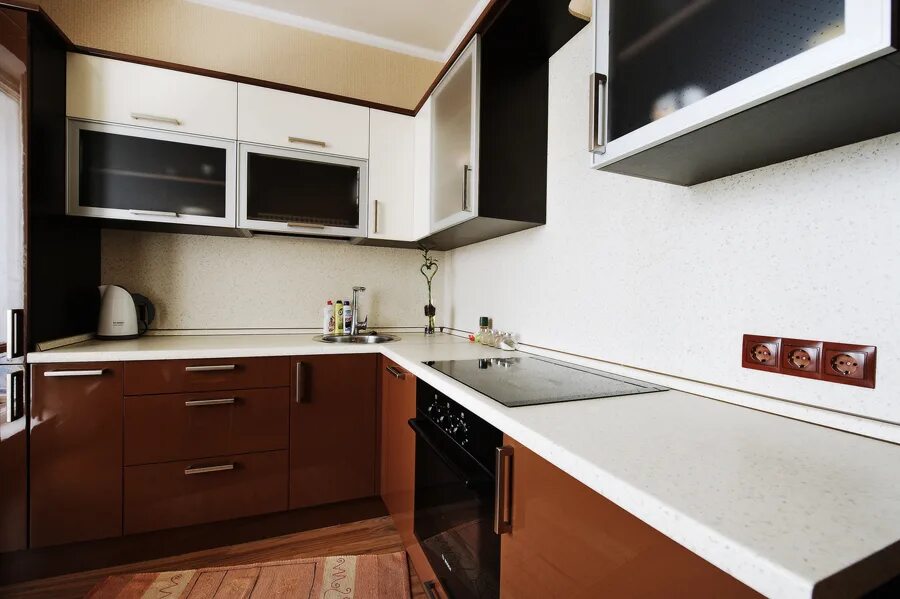 Кухня с коричневой столешницей фото Кухня светлый верх темная столешница - Дом Мебели.ру