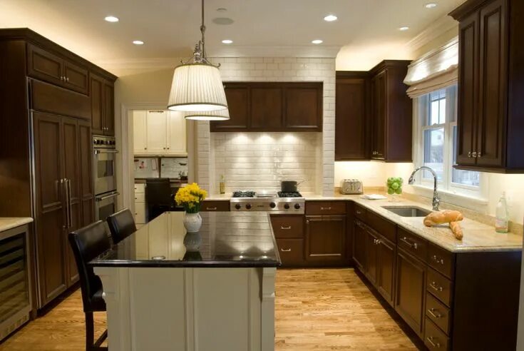Кухня с коричневыми обоями фото Custom hood - Traditional - Kitchen - Chicago - by TKS Design Group Houzz Kitche