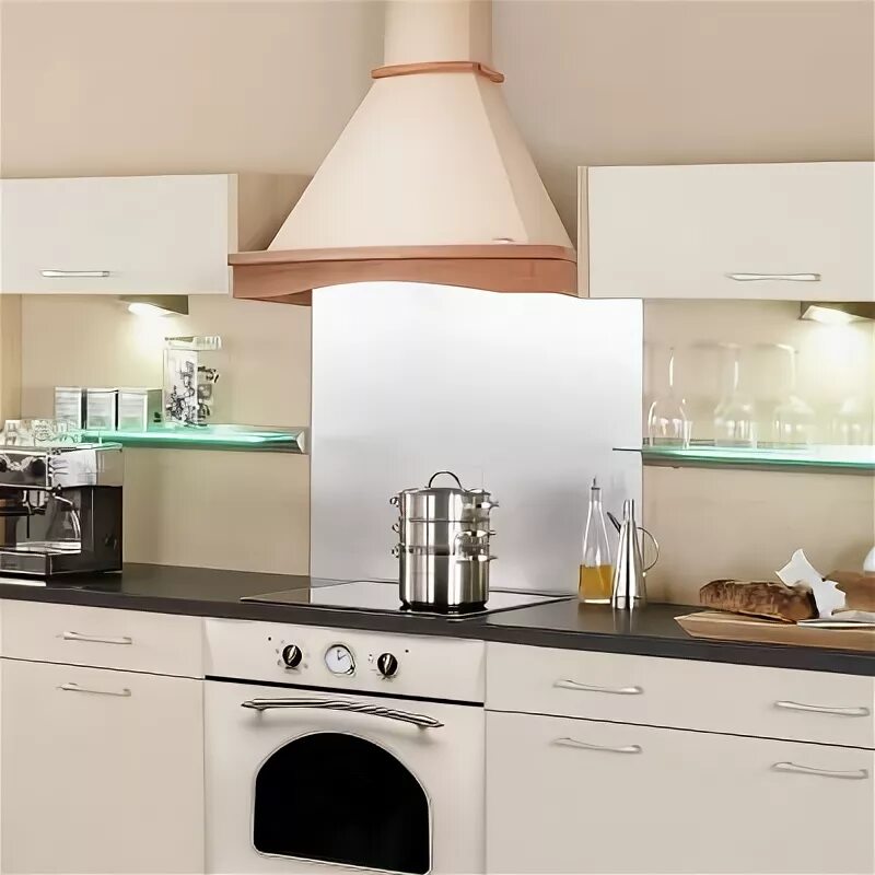 Кухня с купольной вытяжкой фото в интерьере Pyramida R 90 Ivory/U Вытяжка купольная купить в Минске, Гомеле, Витебске, Могил