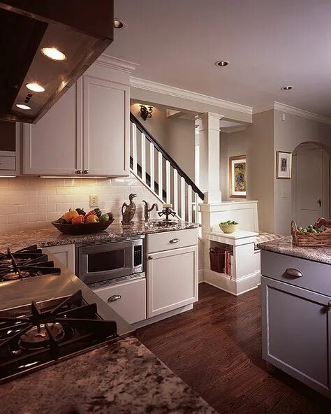 Кухня с лестницей интерьер Creative Ideas for Upstairs Kitchens
