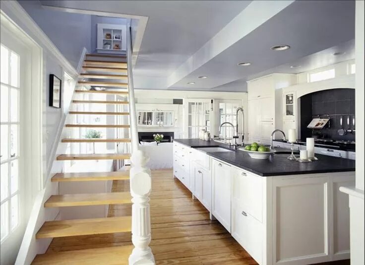 Кухня с лестницей интерьер WHITE KITCHENS - THE BRIGHTEST OF WHITES! Simple kitchen remodel, Kitchen remode