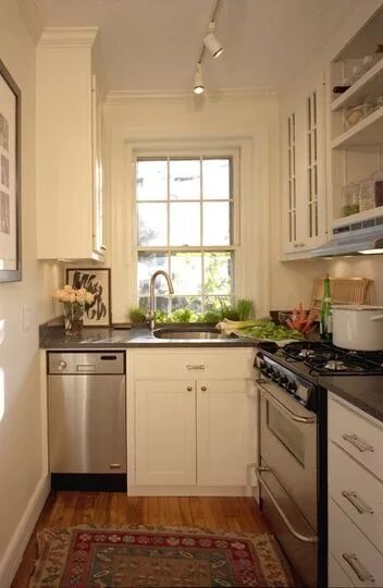 Кухня с маленьким окном фото Дизайн интерьера маленькой кухни: ремонт, планировка, фото Small kitchen, Kitche