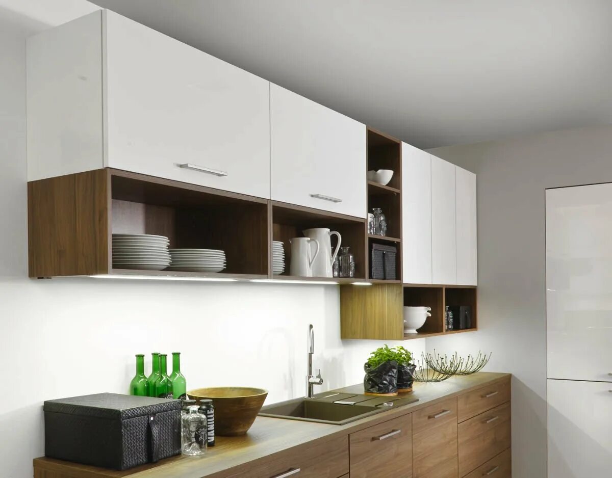 Кухня с маленькими верхними шкафами фото Кухня с низкими шкафами - Гранд Проект Декор.ру