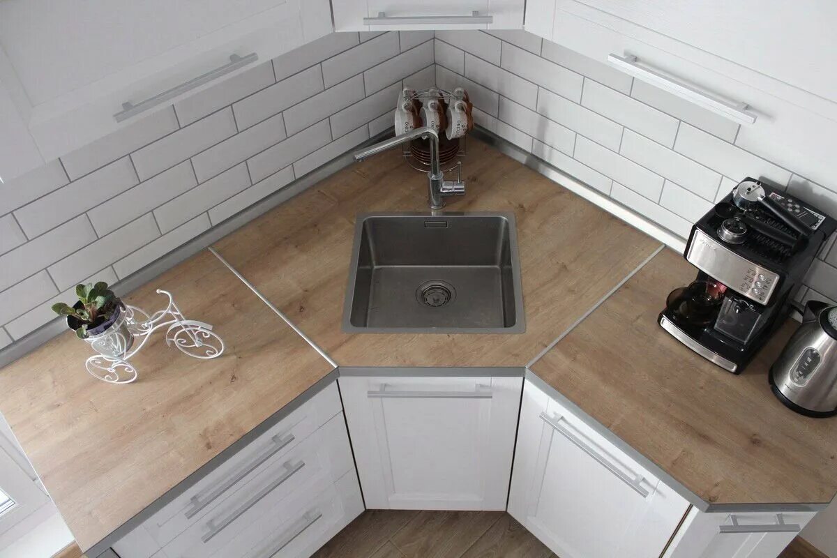 Кухня с маленькой мойкой фото Проклятие угловой кухни. 7kitchen.store Дзен