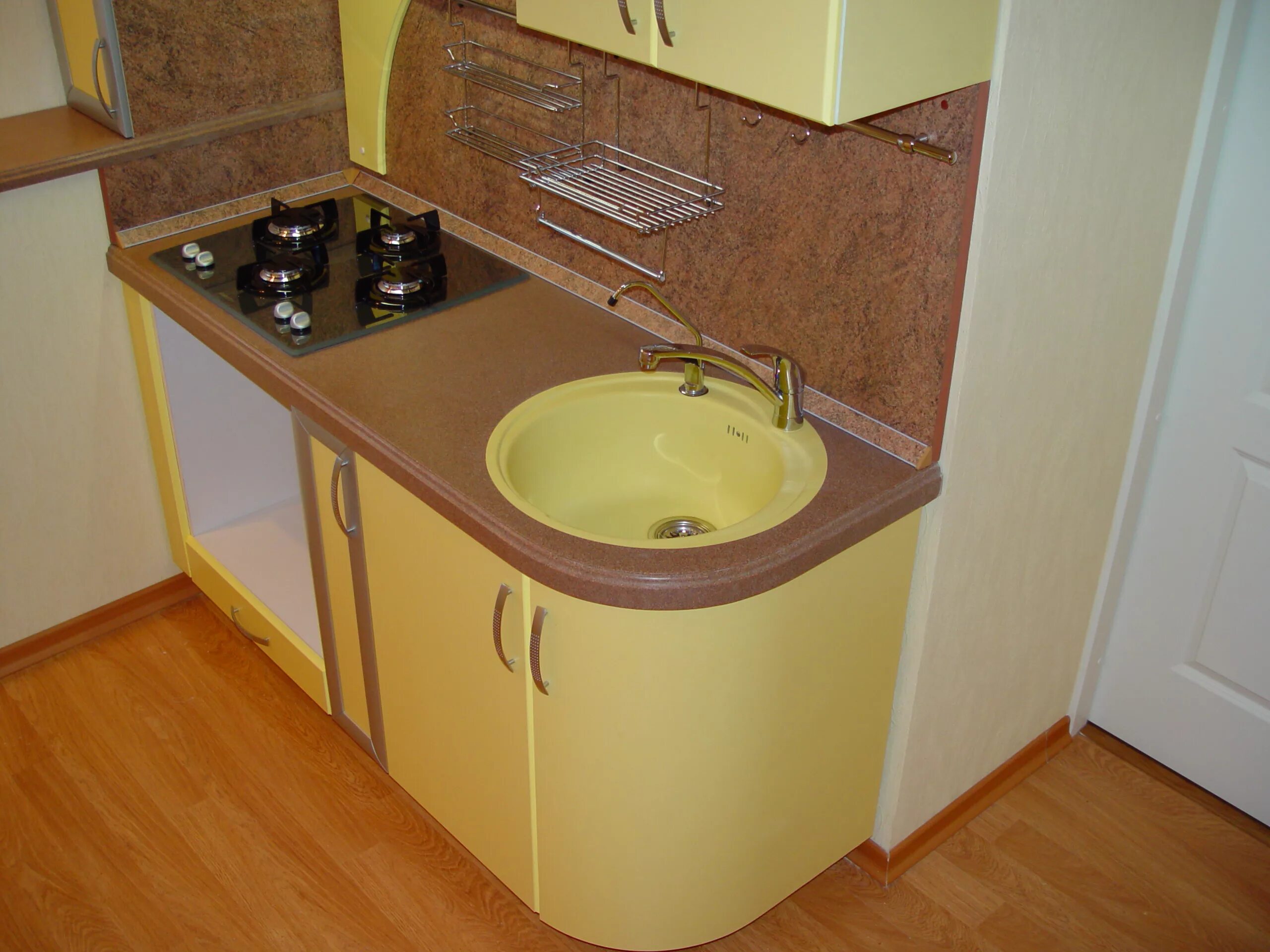 Кухня с маленькой мойкой фото Кухонный гарнитур с мойкой фото Molot-Club.ru