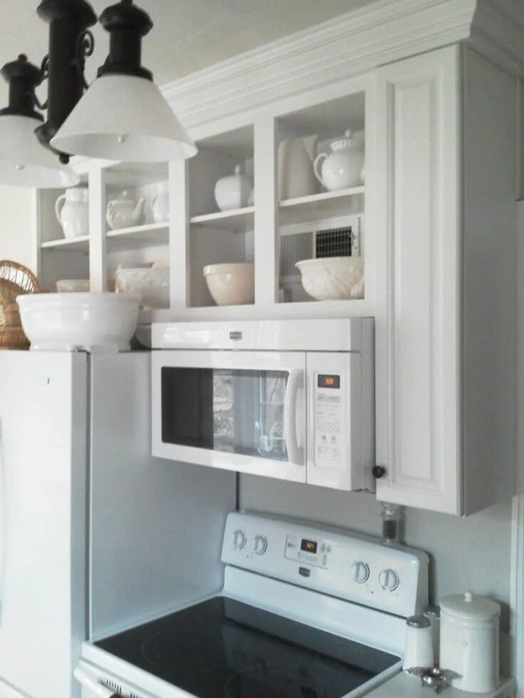 Кухня с микроволновкой в верхнем шкафу фото Kitchen Cabinets Microwave Shelf Alimentation, Accoutrement