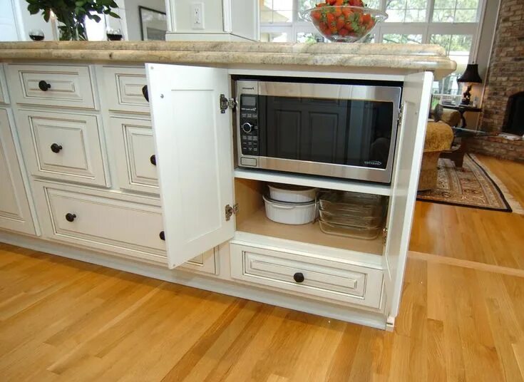 Кухня с микроволновкой в верхнем шкафу фото Тумба под свч напольная - Mattra.ru