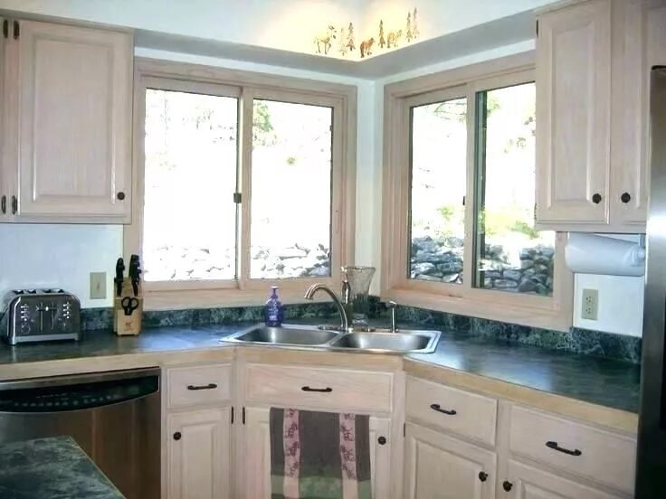 Кухня с окном в углу дизайн фото small home kitchens with corner sink - Google Search Corner sink kitchen, Kitche