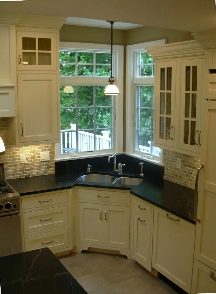 Кухня с окном в углу дизайн фото Corner kitchen sink Kitchens Pinterest Kitchen sink design, Corner sink kitchen,