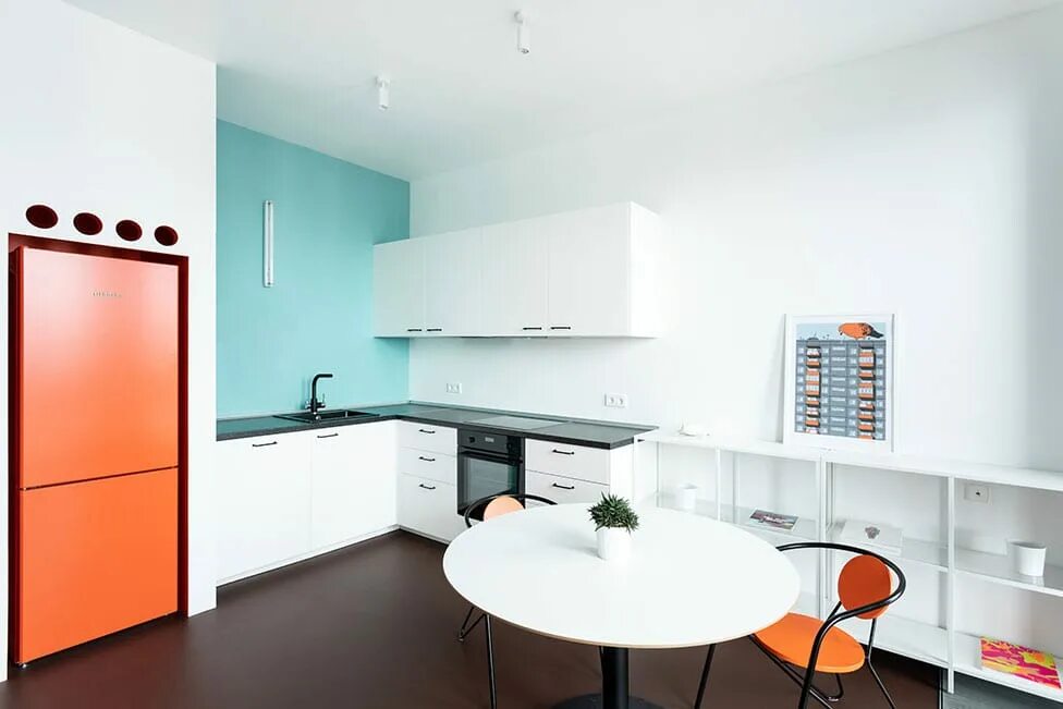 Кухня с оранжевым холодильником дизайн фото Оранжевый холодильник LIEBHERR CNno 4313 - Обзор на FreshMAG