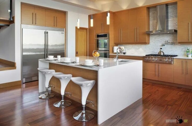 Кухня с островом 2024 фото Большой кухонный остров Дизайн кухонь, Интерьер кухни, Кухонный остров