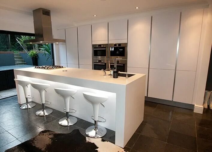 Кухня с островом барной стойкой фото 101 Custom Kitchen Design Ideas (2019 Pictures) Luxury kitchen design, Contempor