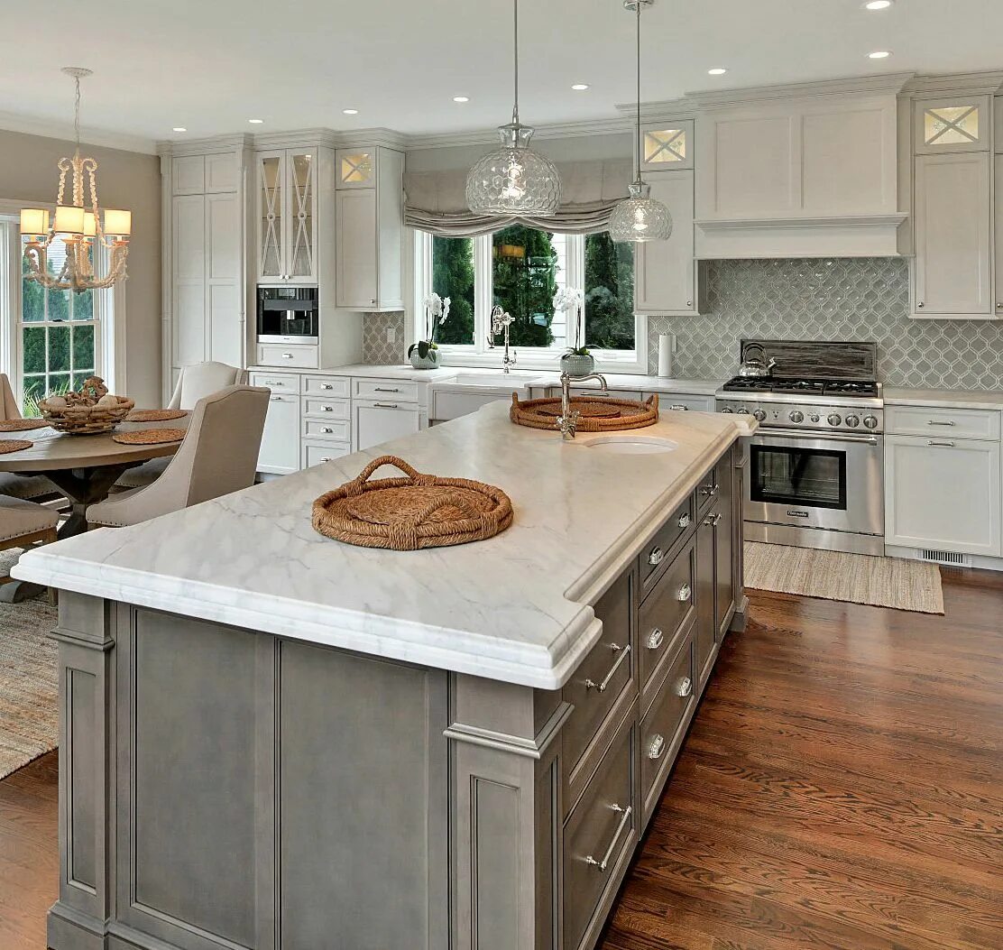 Кухня с островом в частном доме фото Coastal Living Spring Lake New Jersey by Design Line Kitchens Coastal kitchen de