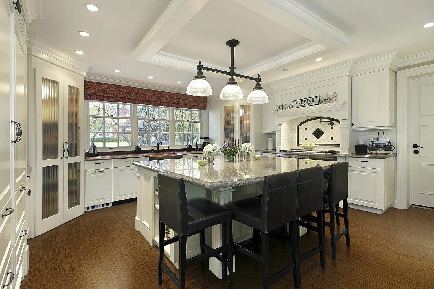 Кухня с островом в частном доме фото Designer Collection Homestead Series Hickory Kitchen island with seating, Luxury