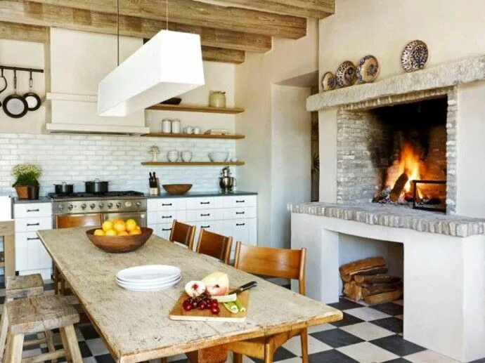 Кухня с печкой фото Встроенный камин на кухне для теплой домашней атмосферы Colors.life Rustic kitch