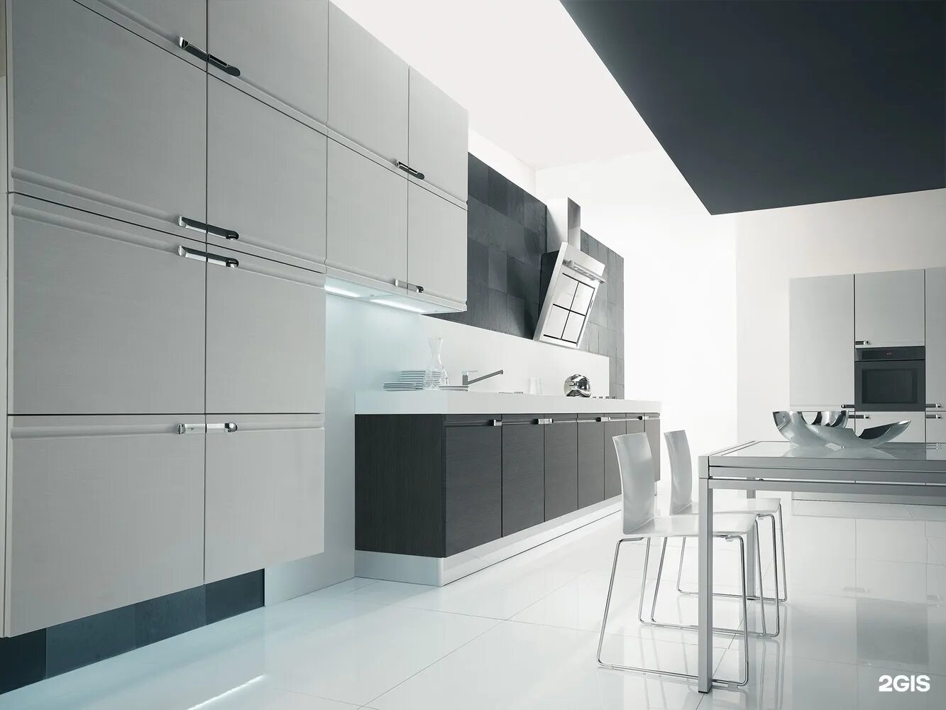 Кухня с ручками фото в интерьере Ваш престиж, мебельный салон, Академика Королёва, 22, Астрахань - 2ГИС