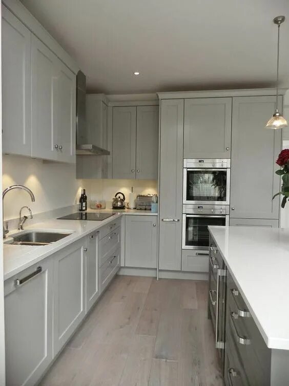Кухня с серой столешницей в интерьере Beautiful Storm Grey Shaker Kitchen Shaker style kitchen cabinets, Kitchen cabin