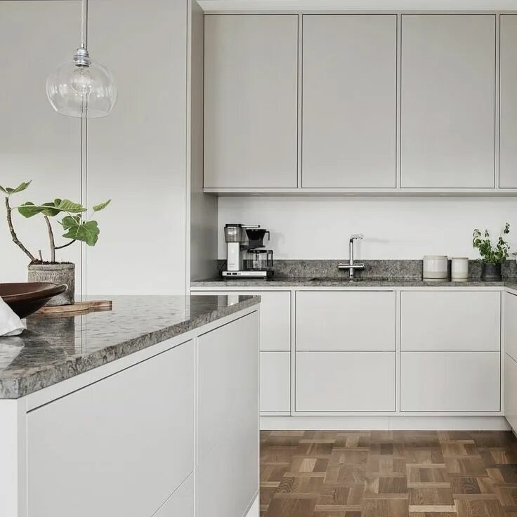 Кухня с серой столешницей в интерьере Nice Contemporary Kitchen inspiration. #ContemporaryKitchen #Kitchen #KitchenIde