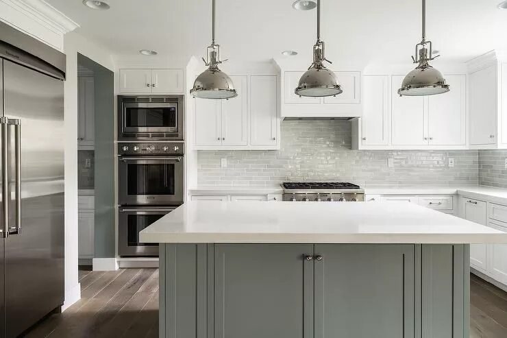 Кухня с серой столешницей в интерьере White Kitchen with Grey Island - Transitional - Bathroom Gray and white kitchen,